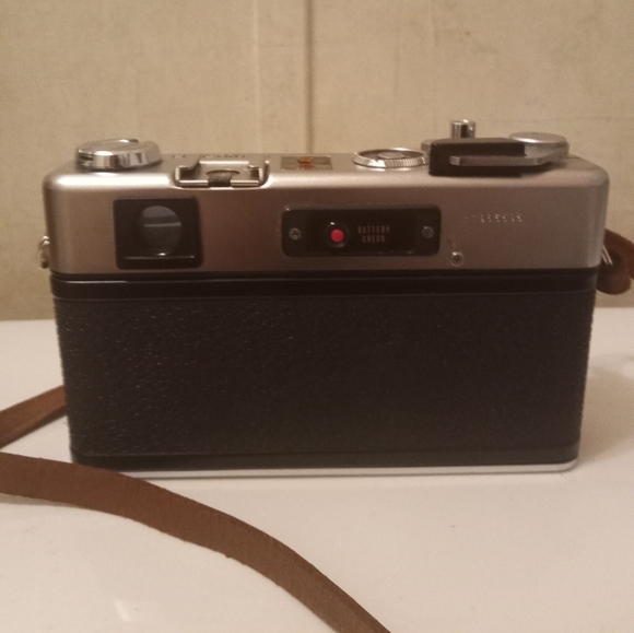 A camera - Picture 3 of 4